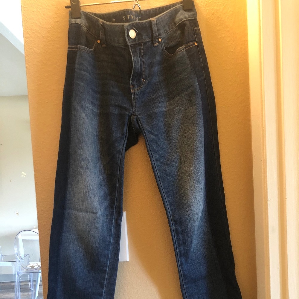 WHBM TUXEDO STRAIGHT CROP JEANS
